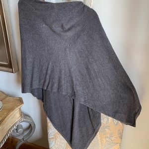 Barefoot dreams poncho